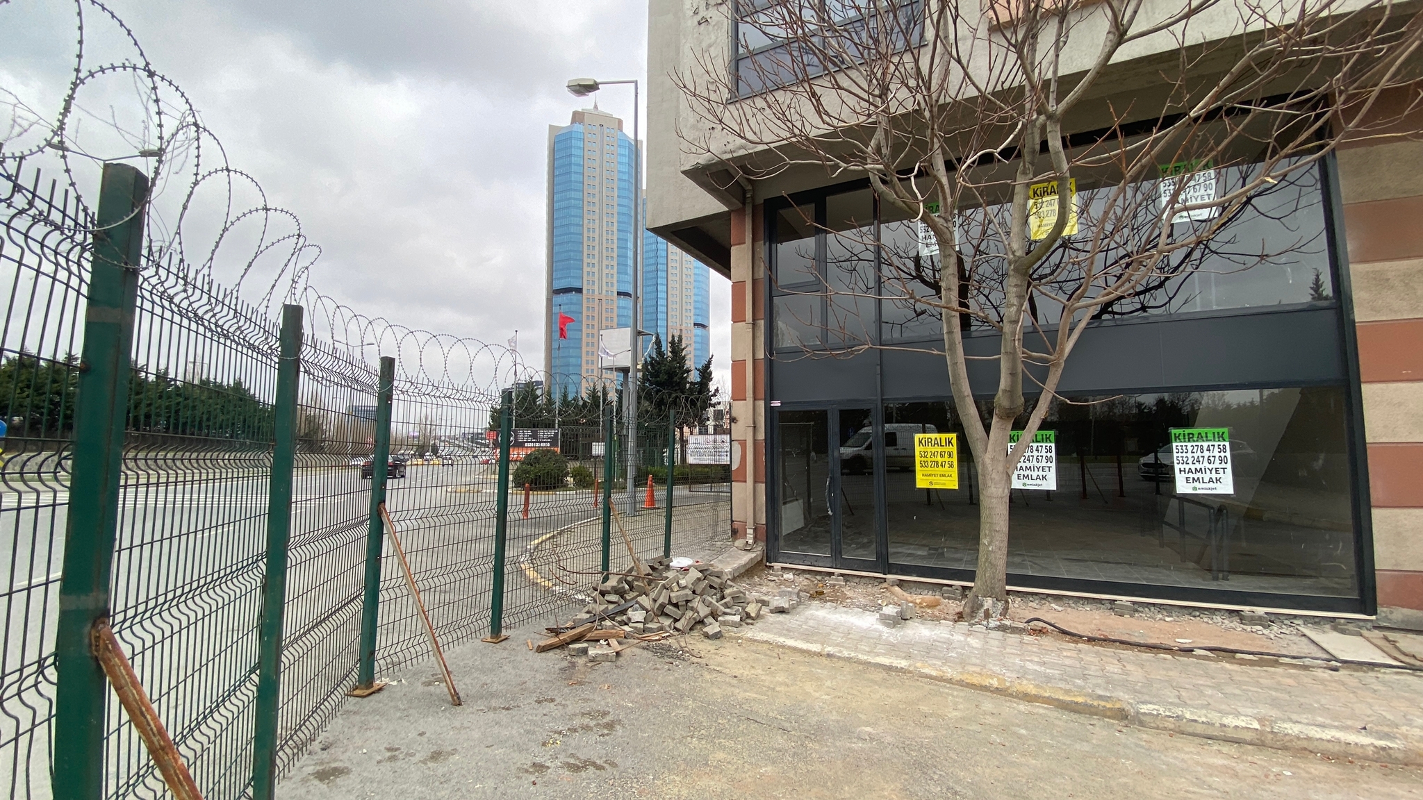  Tekstilkent Hamiyet Emlaktan Kiralık 215m2 Dükkan ve Mağaza